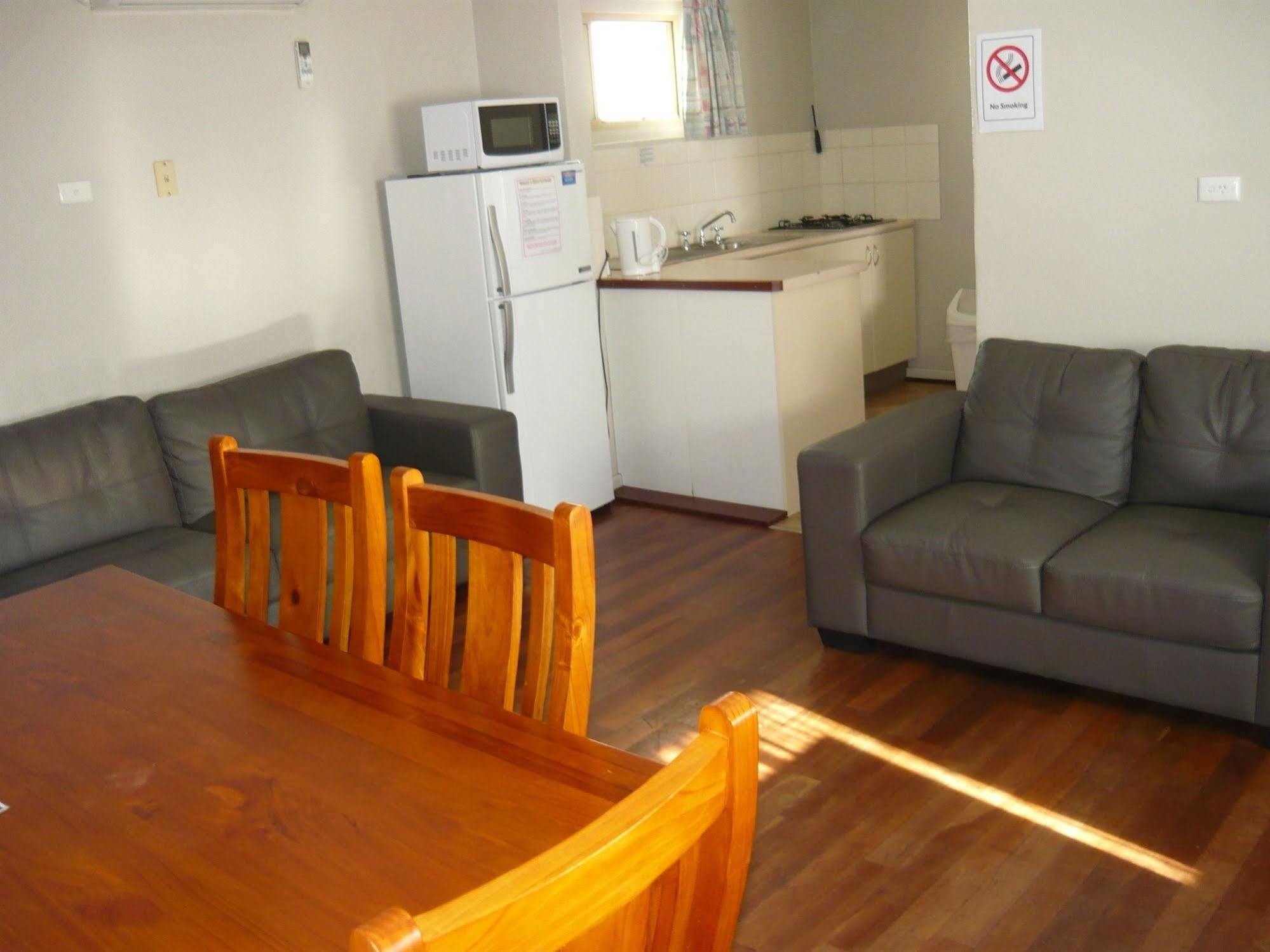 Albany Apartments Εξωτερικό φωτογραφία